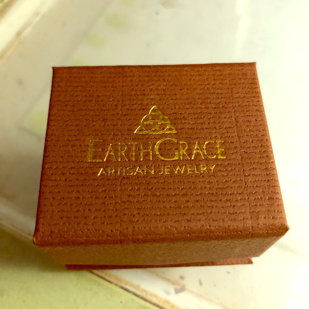 EARTH GRACE ARTISAN WHITE SAPPHIRE SILVER RING